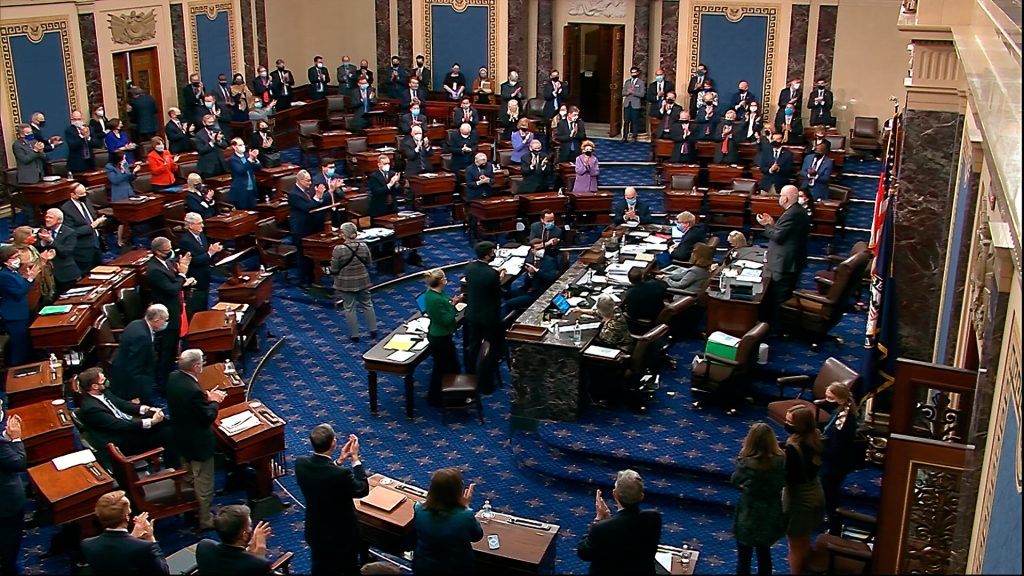 Opinión: El filibuster debe permanecer, a pesar de los problemas legislativos de la administración Biden (Bilingual for US readers)